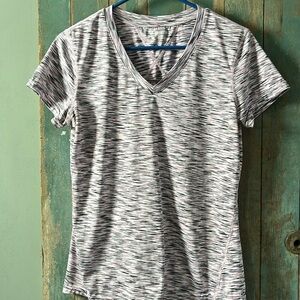 Energy Zone women’s medium epic tee semi fitted short sleeve shirt